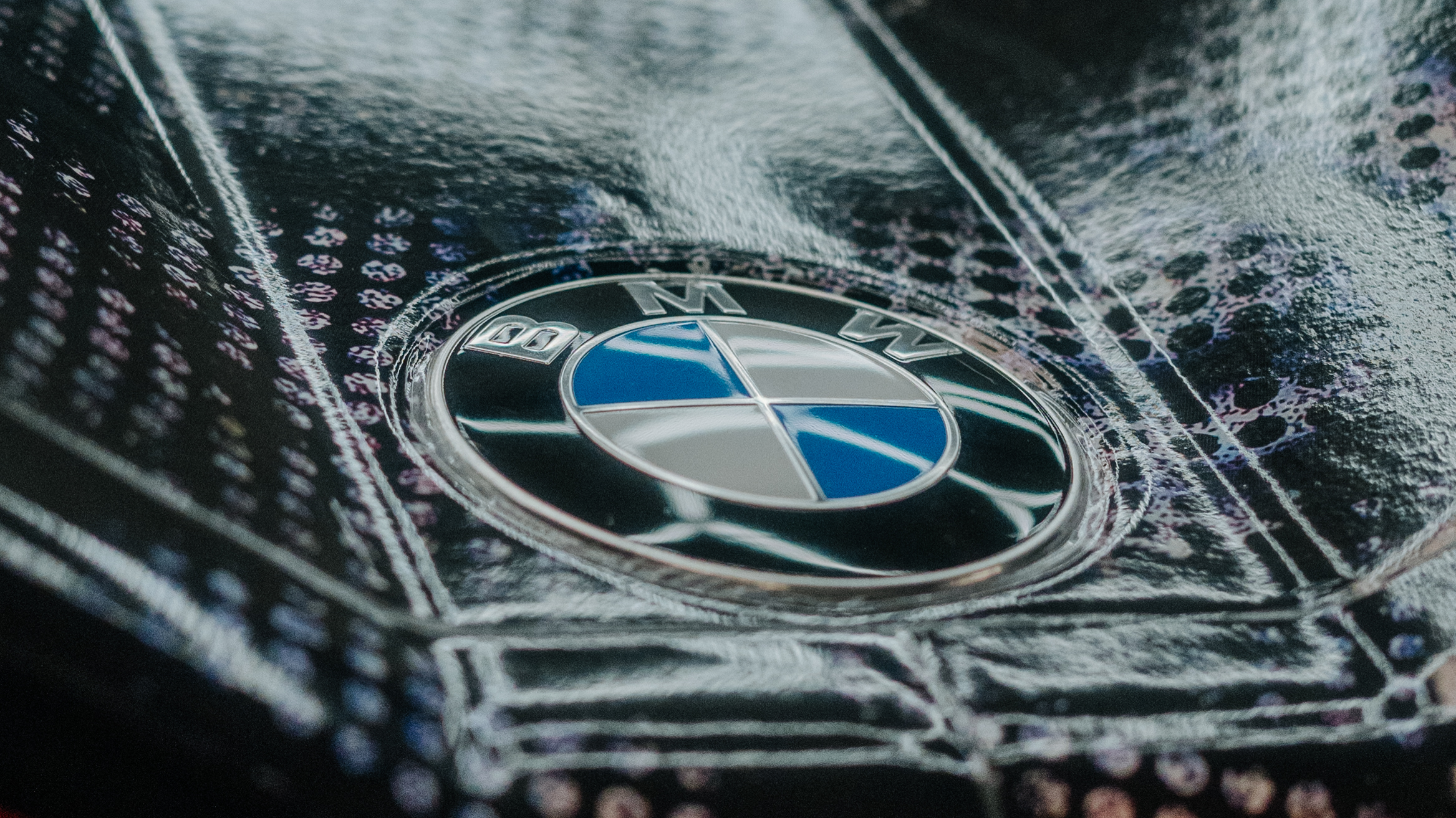 Detail shot of the 20th BMW Art Car by Julie Mehretu in the creation process. Photo: André Josselin and Tina Paffen © BMW AG