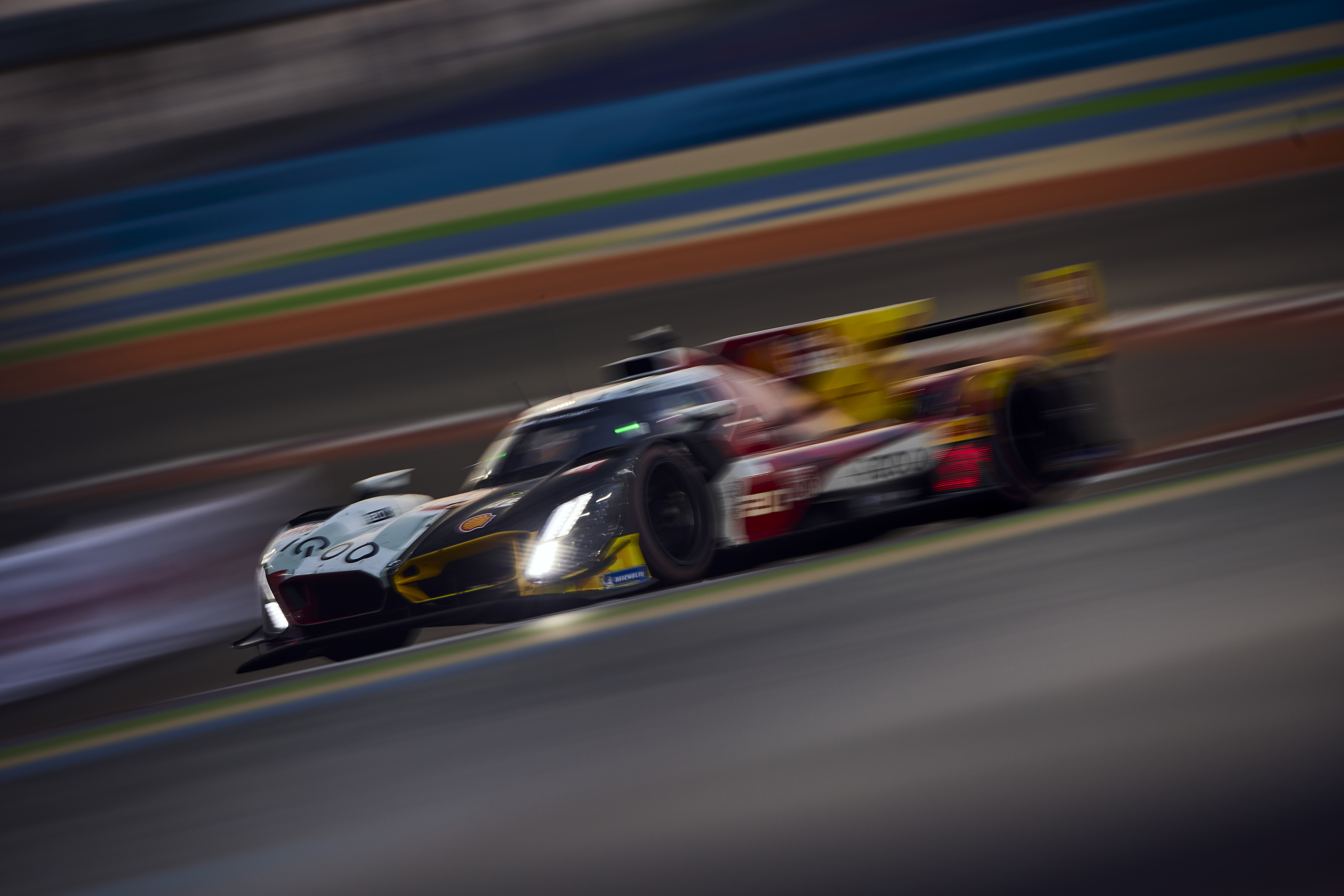 Lusail (QAT), 25th to 28th February 2025. BMW M Motorsport, FIA World Endurance Championship, FIA WEC, Qatar, BMW M Team WRT, Hypercar, LMDh, hybrid, #20 Shell BMW M Hybrid V8, Sheldon van der Linde, René Rast, Robin Frijns.
