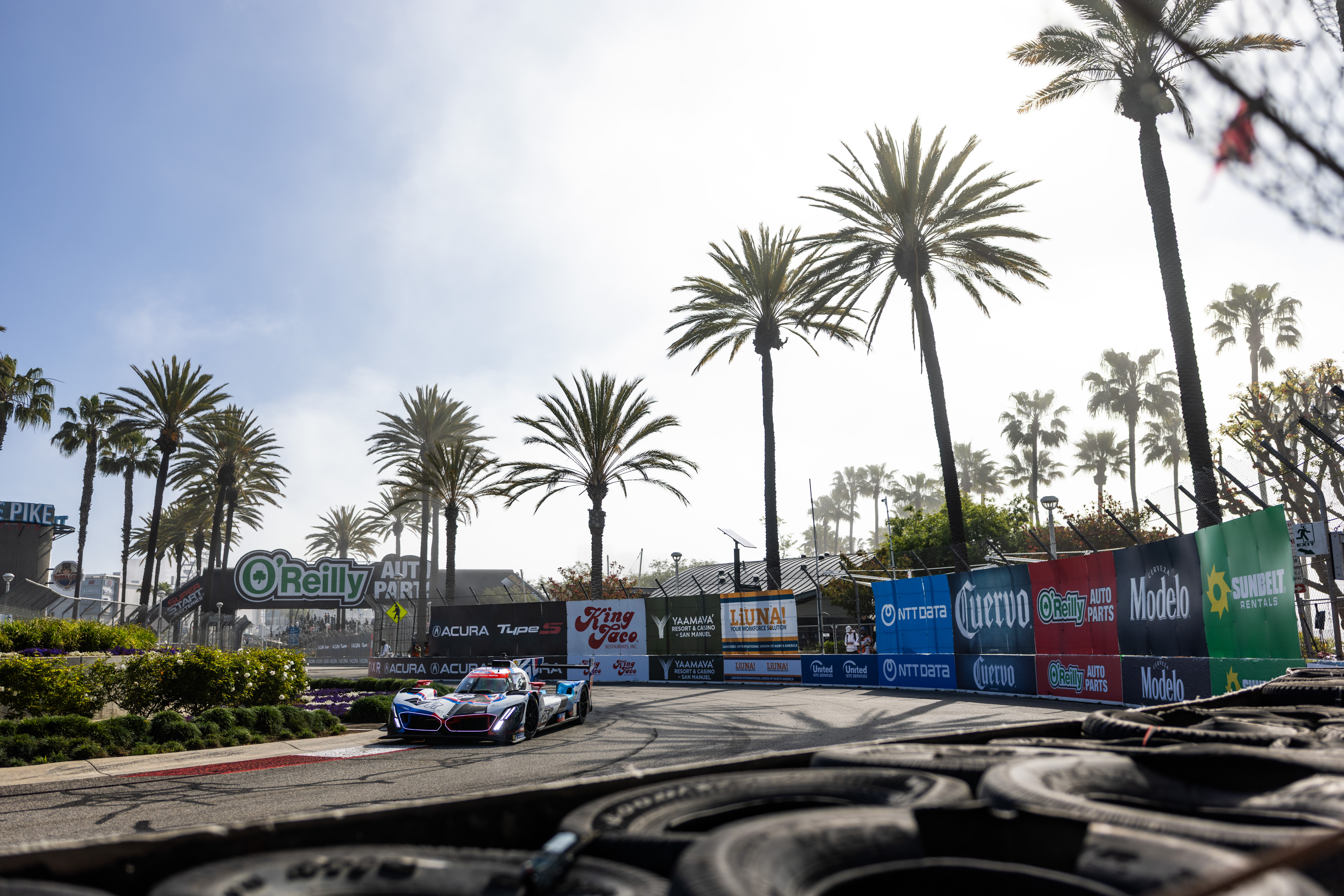 Long Beach (USA), 11-12 April 2025. IMSA WeatherTech SportsCar Championship, IWSC, #25 BMW M Hybrid V8, GTP, LMDh, BMW M Team RLL, Sheldon van der Linde, Marco Wittmann.